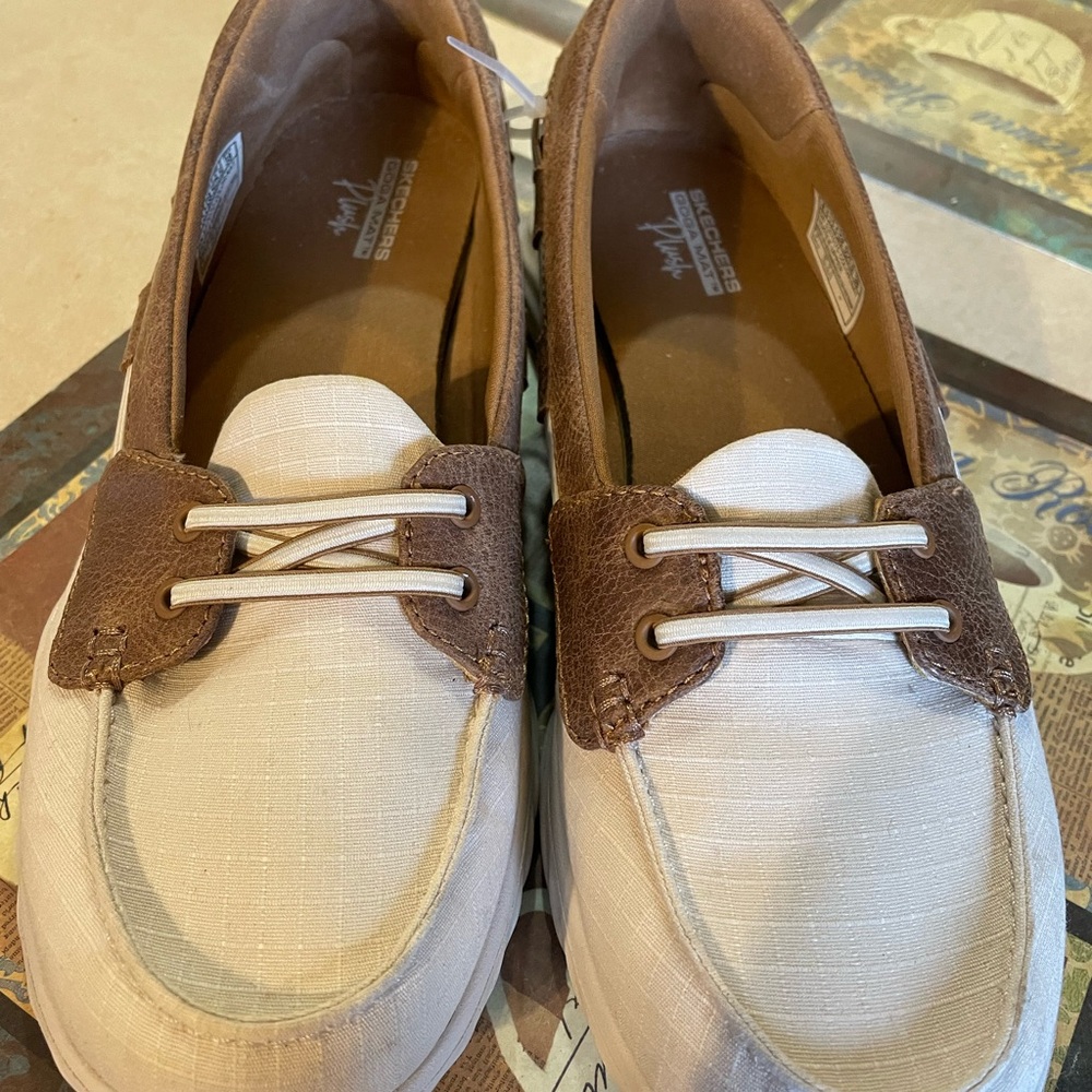 Skechers Brown Goga Mat Plush Loafers